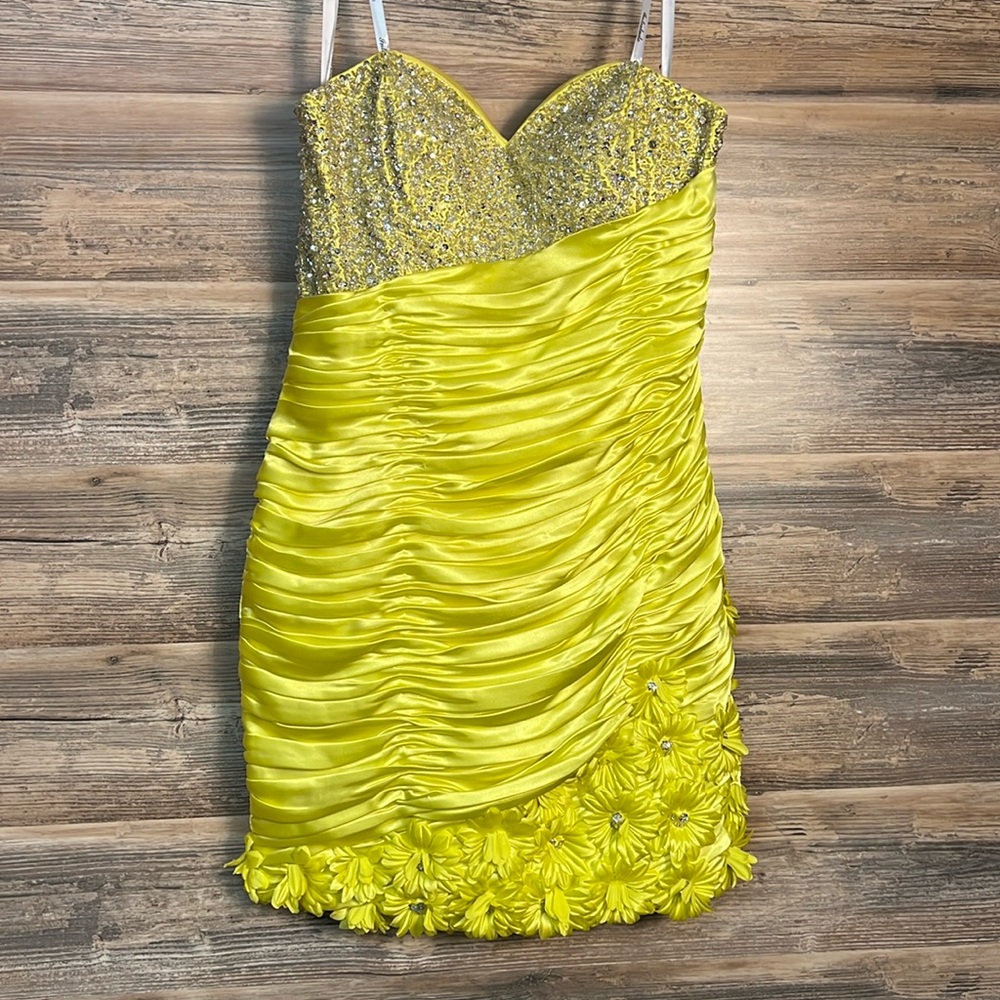 Interlude USA Strapless Yellow Jeweled Homecoming Dress Style 9817 NWT